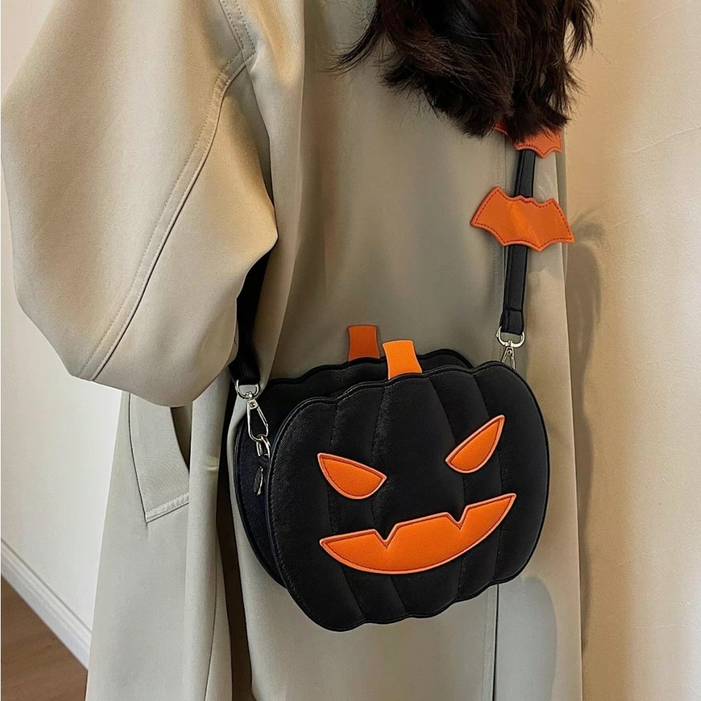 Purse! - Picture 4 of 7